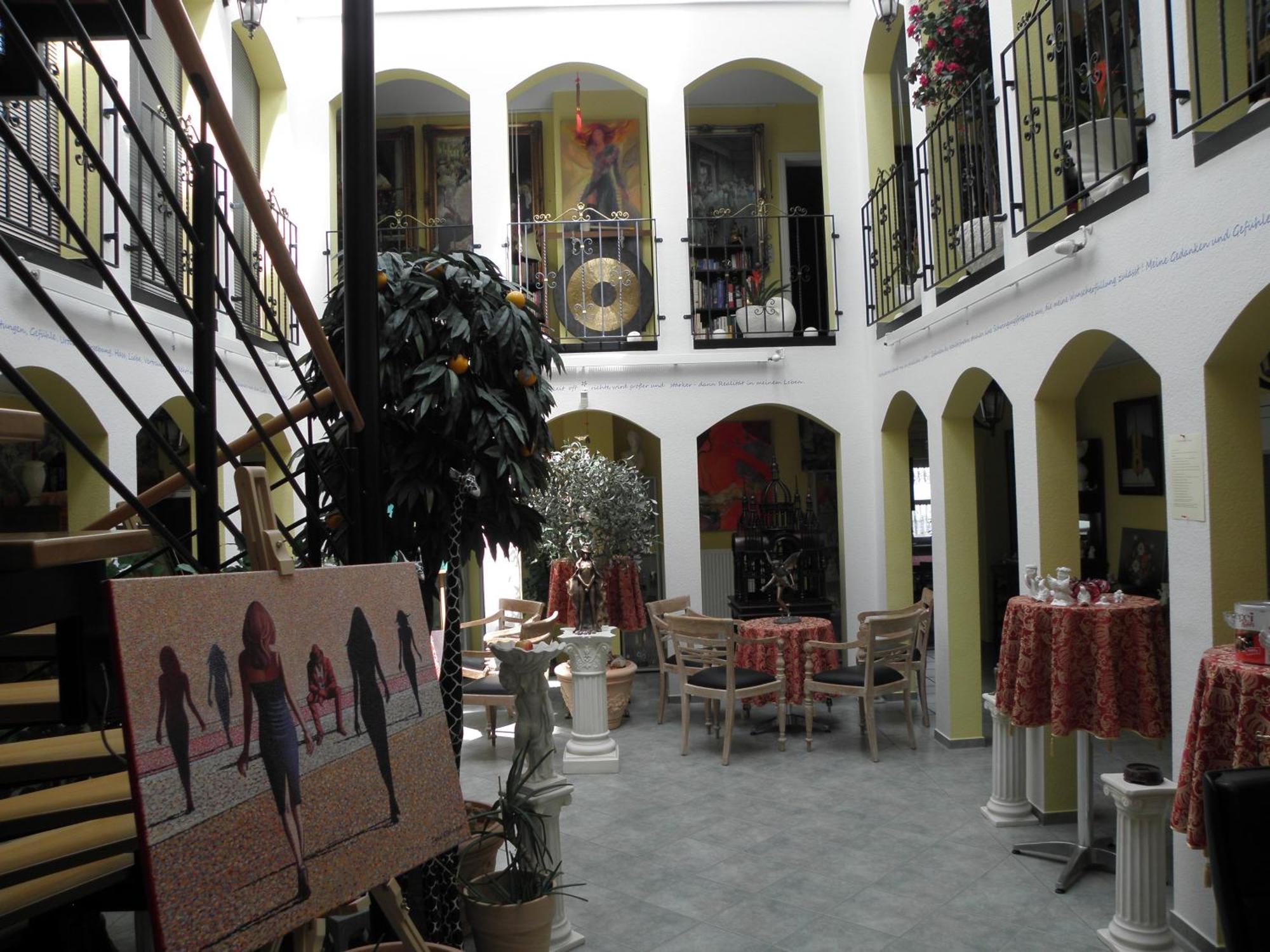Felixanum Hotel & Galerie Isernhagen Buitenkant foto